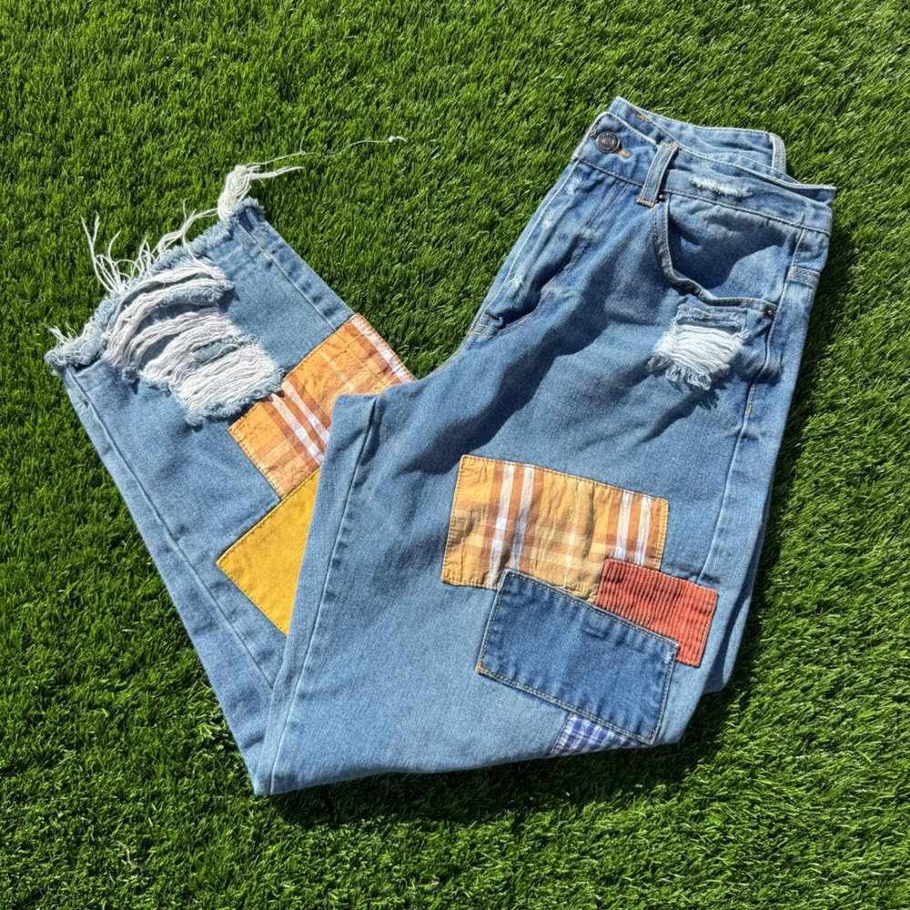 Forever 21 Boyfriend Jeans Womens 26 Blue Patchwork Distressed Raw Hem High Rise